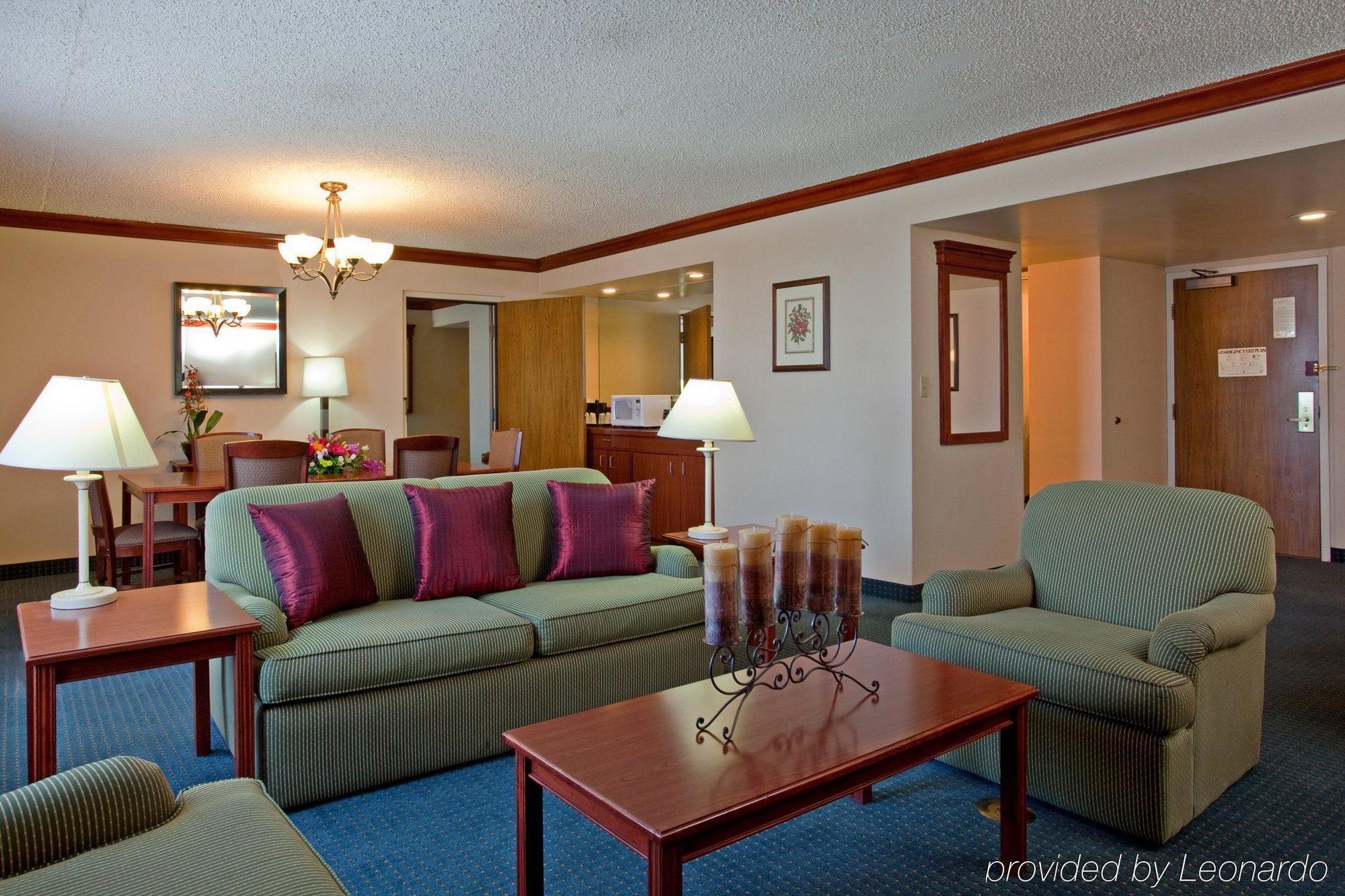 Holiday Inn La Mirada Buena Park By Ihg Интерьер фото